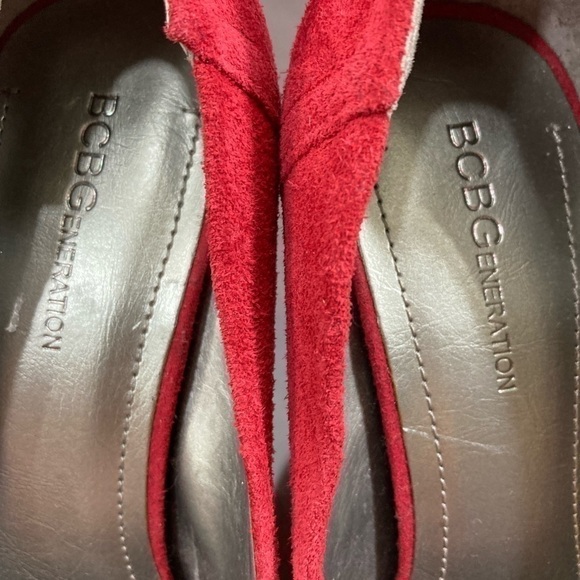 BCBGeneration Red Suede Leather round toe block heel pumps in size 7!new - Picture 4 of 17